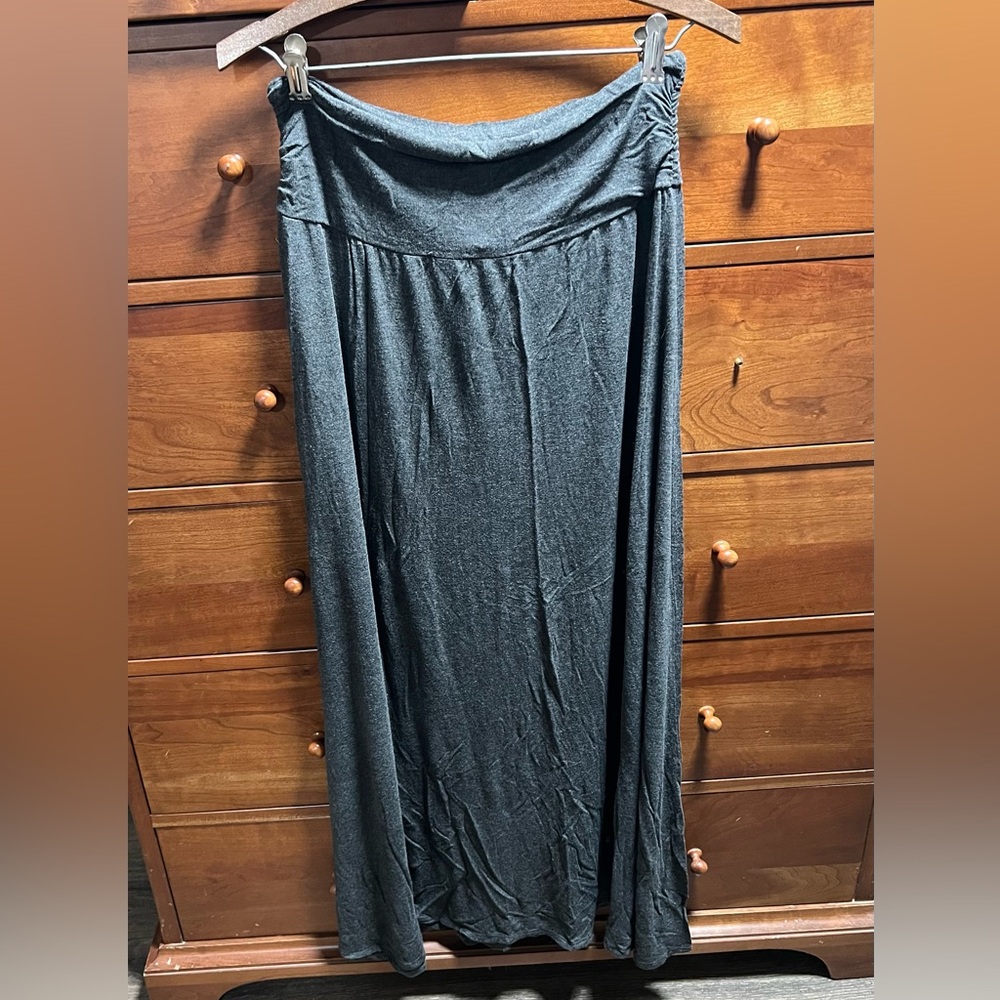 AB Studio long skirt size L charcoal gray 
Length 34”